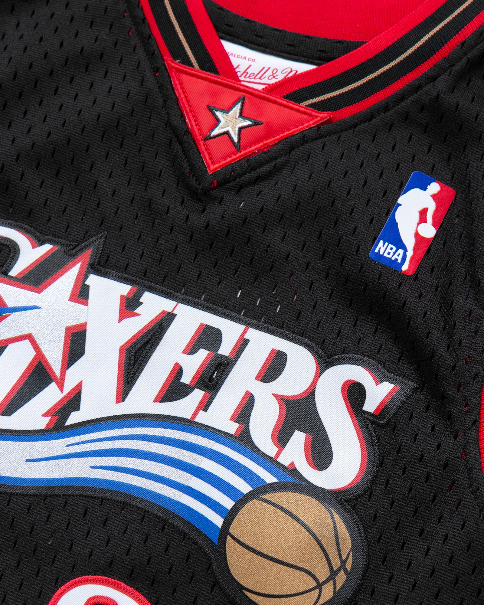 Mitchell & Ness NBA SWINGMAN JERSEY PHILADELPHIA 76ERS ROAD 2000-2001 ALLEN IVERSON #3