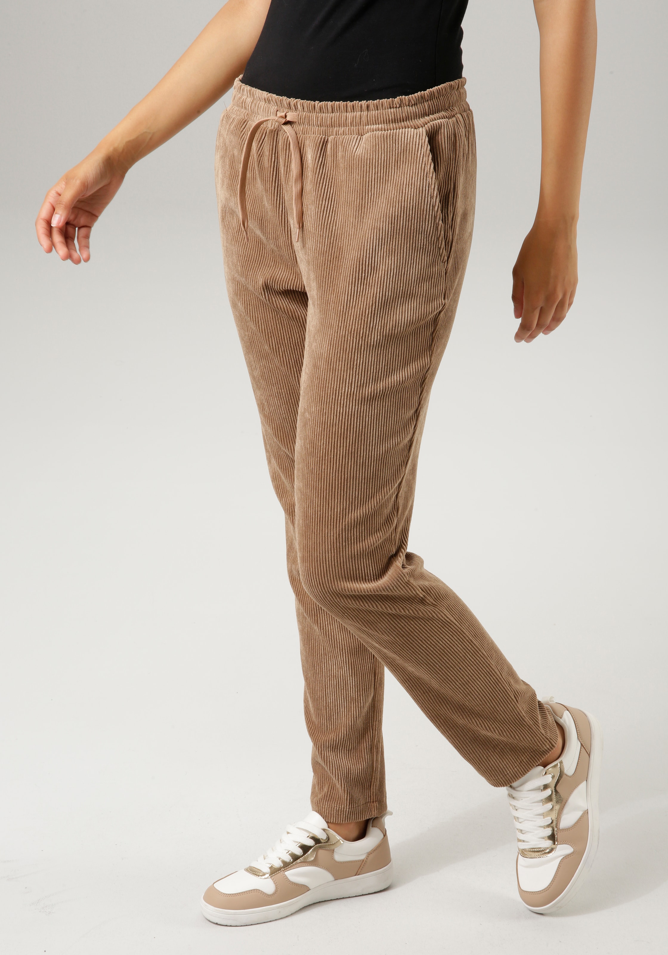 Aniston CASUAL Schlupfhose  aus trendigem, elastischen Cord