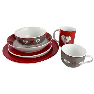 Vaisselle motif cœur et chalet - set de 4 pièces