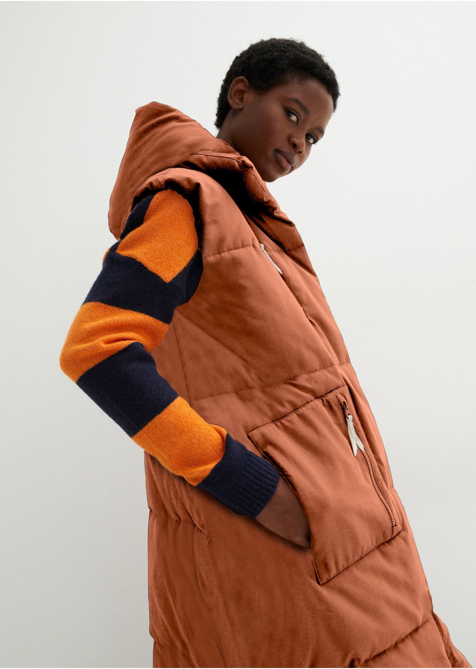 Veste sans manches bouffante oversize en polyester recyclé avec capuche