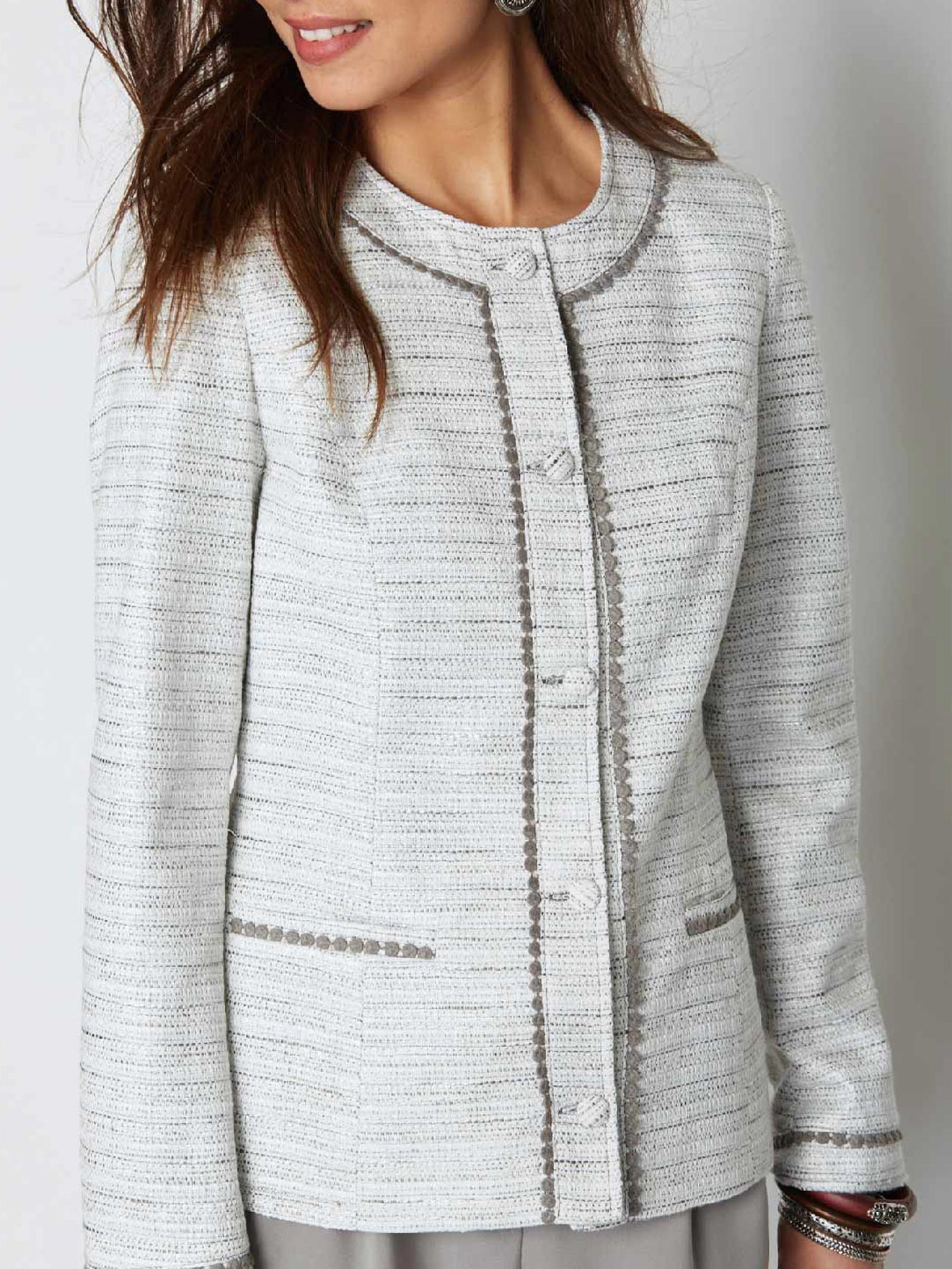 Veste encolure ronde galon fantaisie