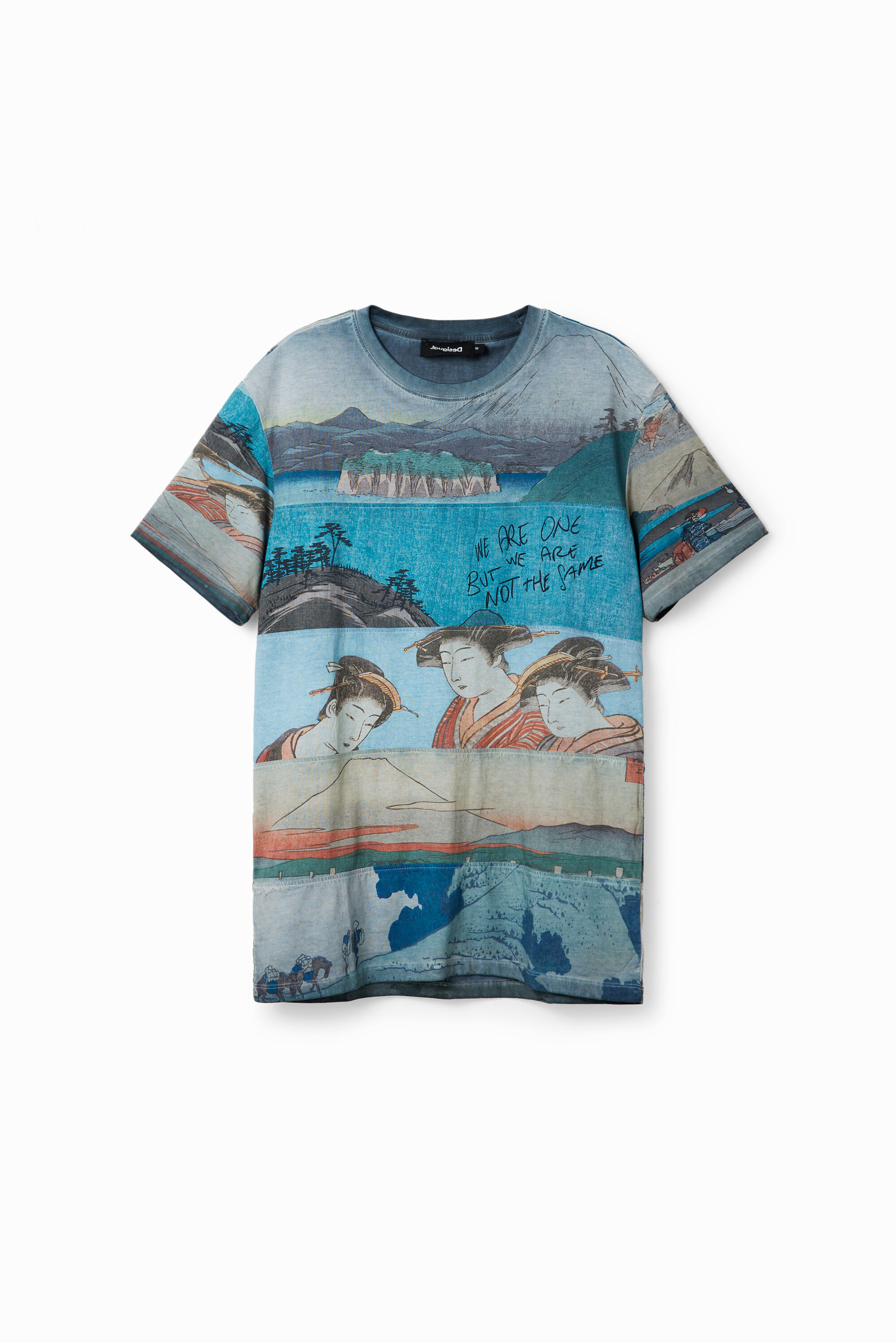 Camiseta com estampa japonesa de mangá curto
