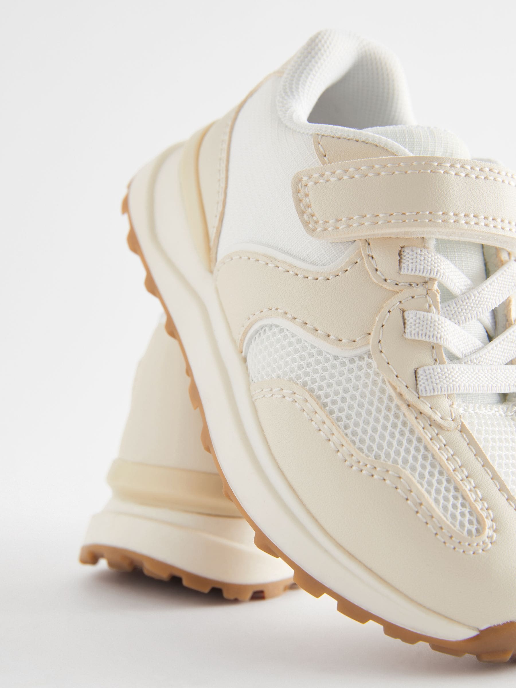 Wit - Sneakers met elastische veters en klittenbandsluiting