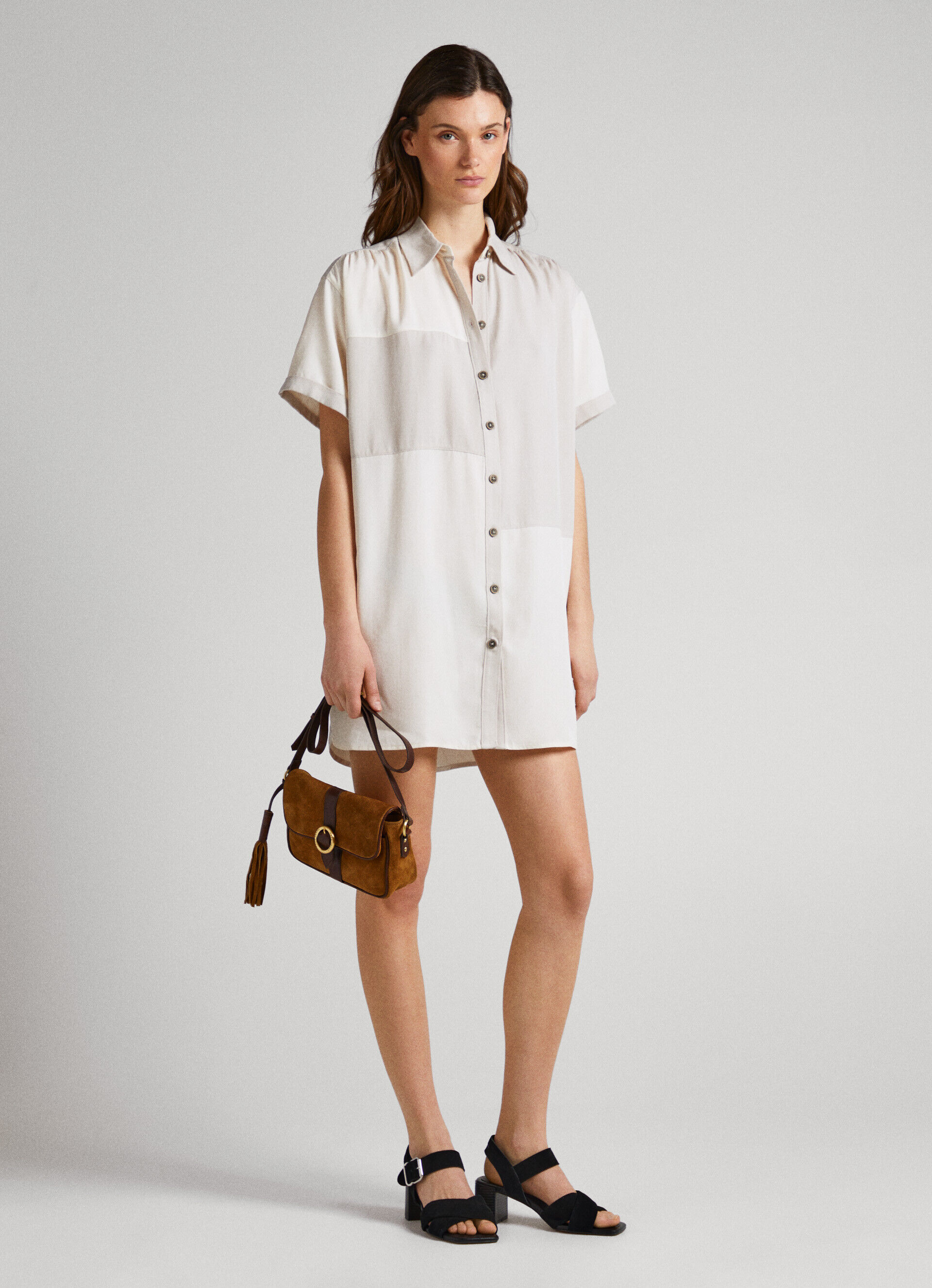 VESTIDO COM EFEITO DE REMENDOS - branco mousse