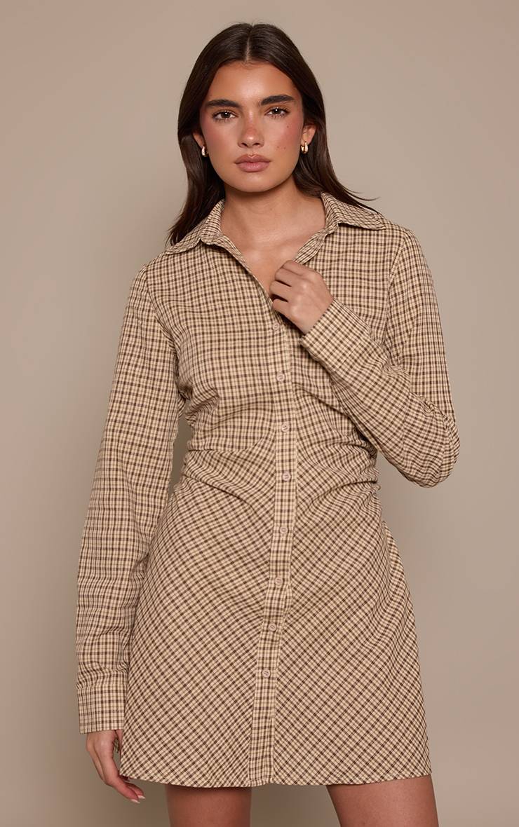 Crème Robe Chemise À Carreaux Cintrée À Manches Longues Avec Boutonnage