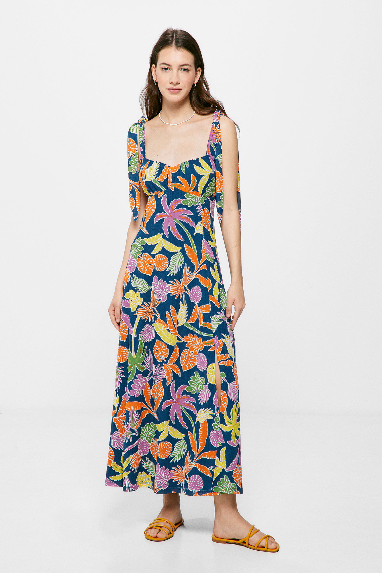 Vestido midi com estampa tropical - azul
