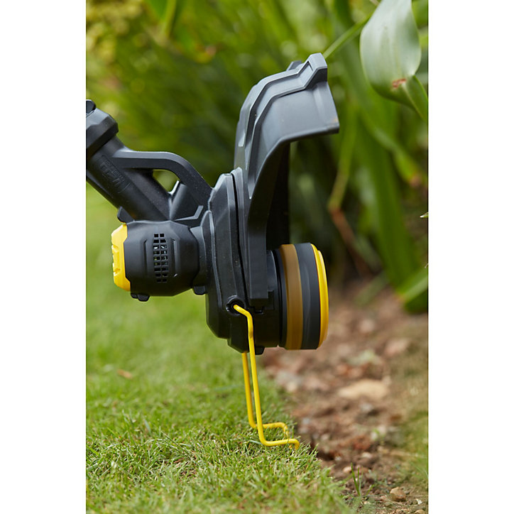 Coupe-bordure sans fil sur batterie 18 V Stanley Fatmax SFMCST933M1 33 cm (avec 1 batterie et 1 chargeur)