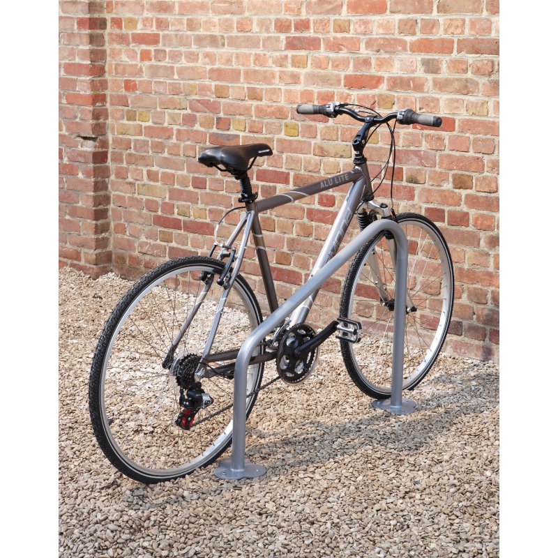Lot de 2 ranges vélos platine pour 4 vélos Tube Ø 40 mm + peinture poudre époxy grise Platine Ø152mm, ép. 5mm et trous de fixation Ø9mm  MODELE TRIANGLE
