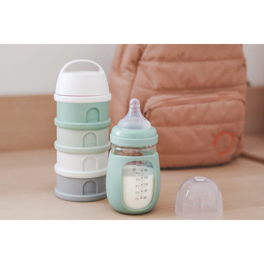 BEABA® Milchpulver-Dosierbox mit 4 stapelbaren Fächern 330 ml, Cotton weissSalbeigrün