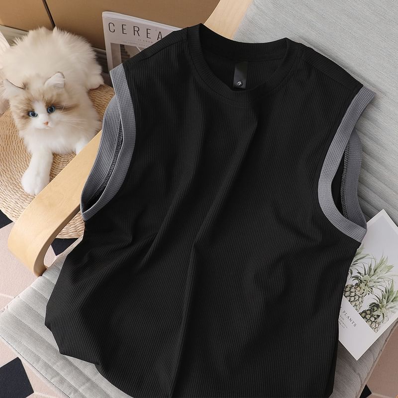 GRAYCIOUS - Set: Tanktop met ronde hals en contrasterende bies + Shorts met trekkoord in de taille