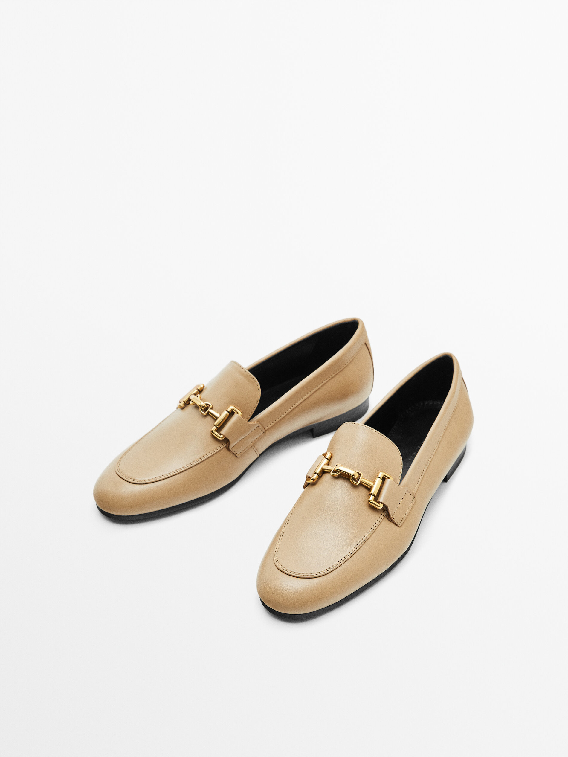 Mocassim de couro com fivela de metal - MARROM