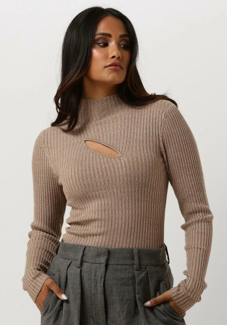SECOND FEMALE bruine second female  sanka knit t-neck