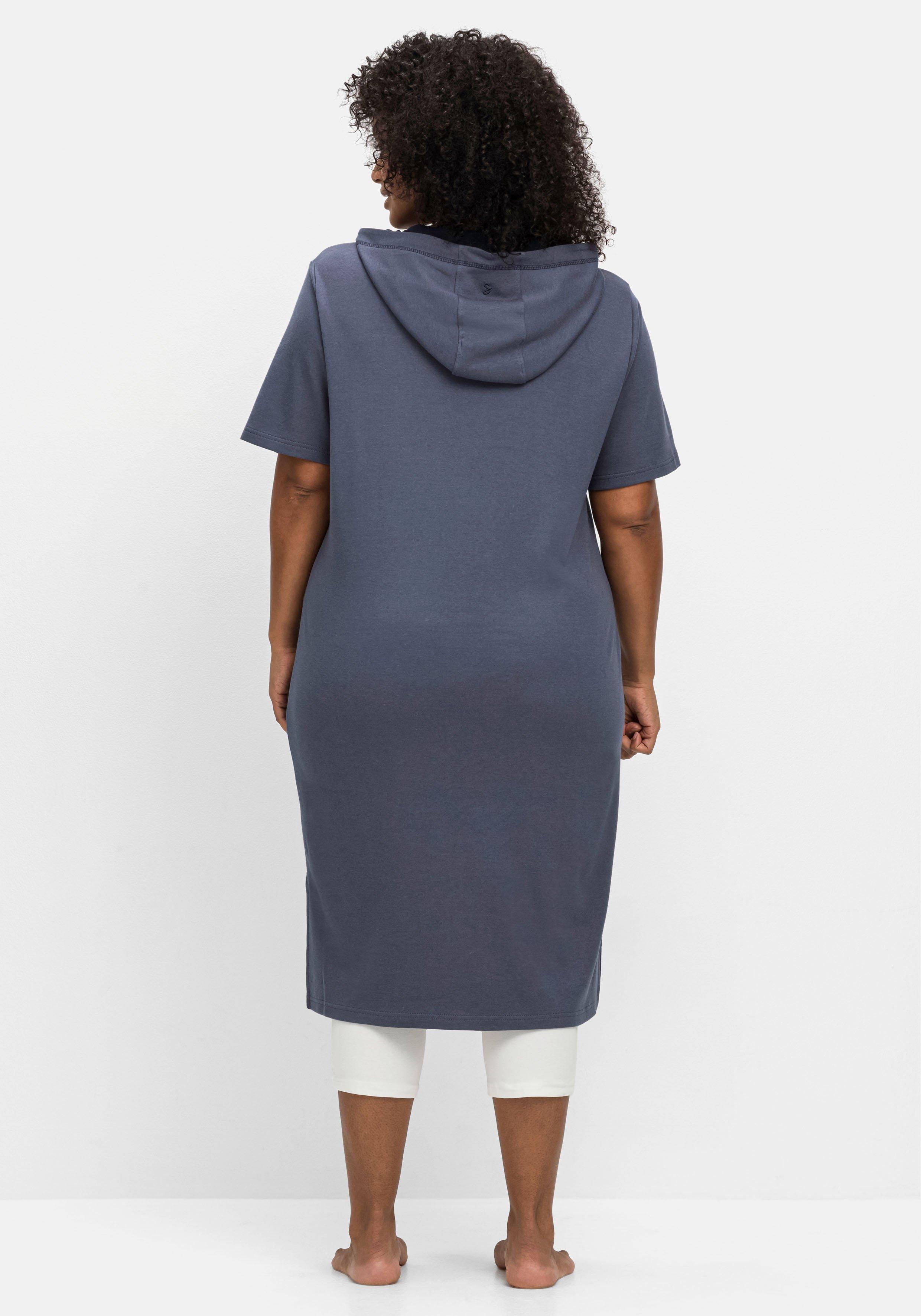 Relax-Shirtkleid mit Kängurutasche und Kapuze