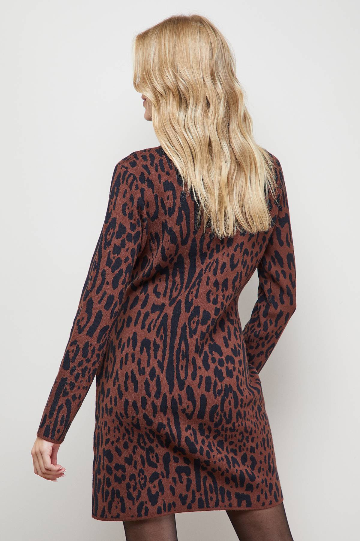 Oasis Robe Mini Tricotée à Col Montant Imprimé Léopard