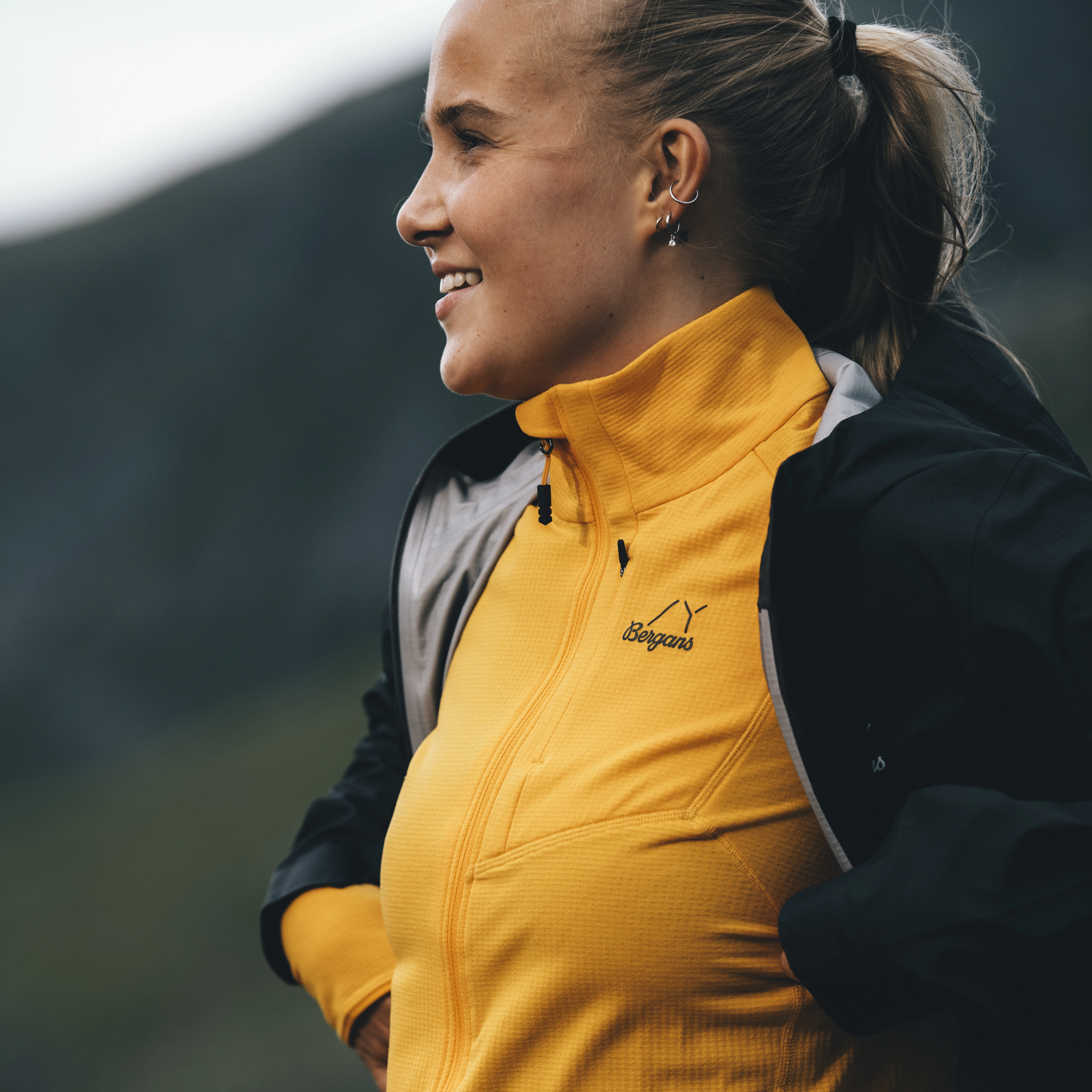 Y LightLine Essence Midlayer Jacket Women Mango Yellow