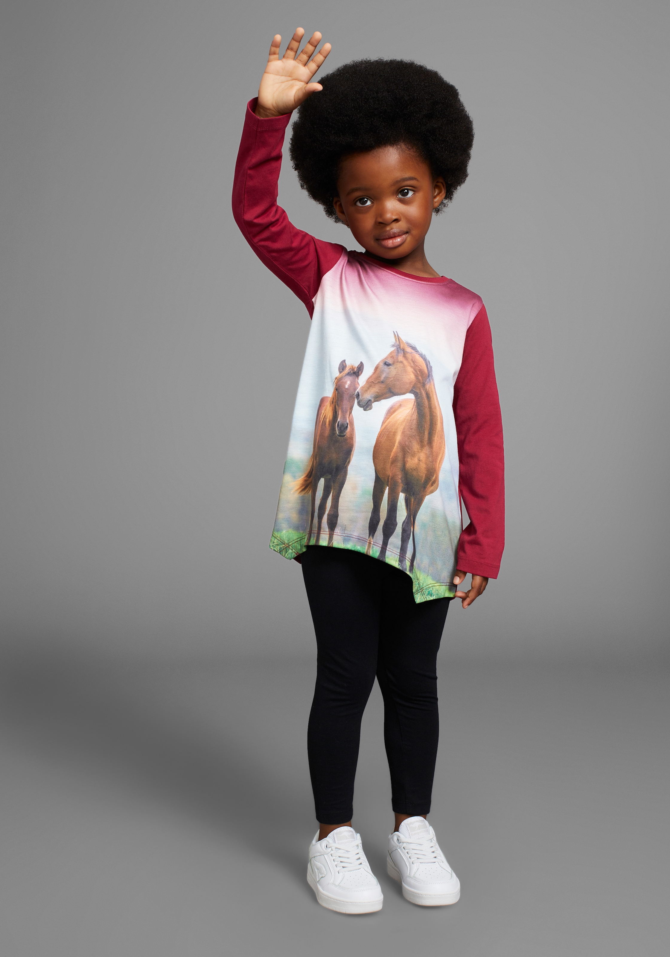 KIDSWORLD Langarmshirt & Leggings »2tlg. Set Shirt + Leggings mit Pferde-Motiv - NEUE FARBE dazukommen«, 2 süsses Fotomotiv
