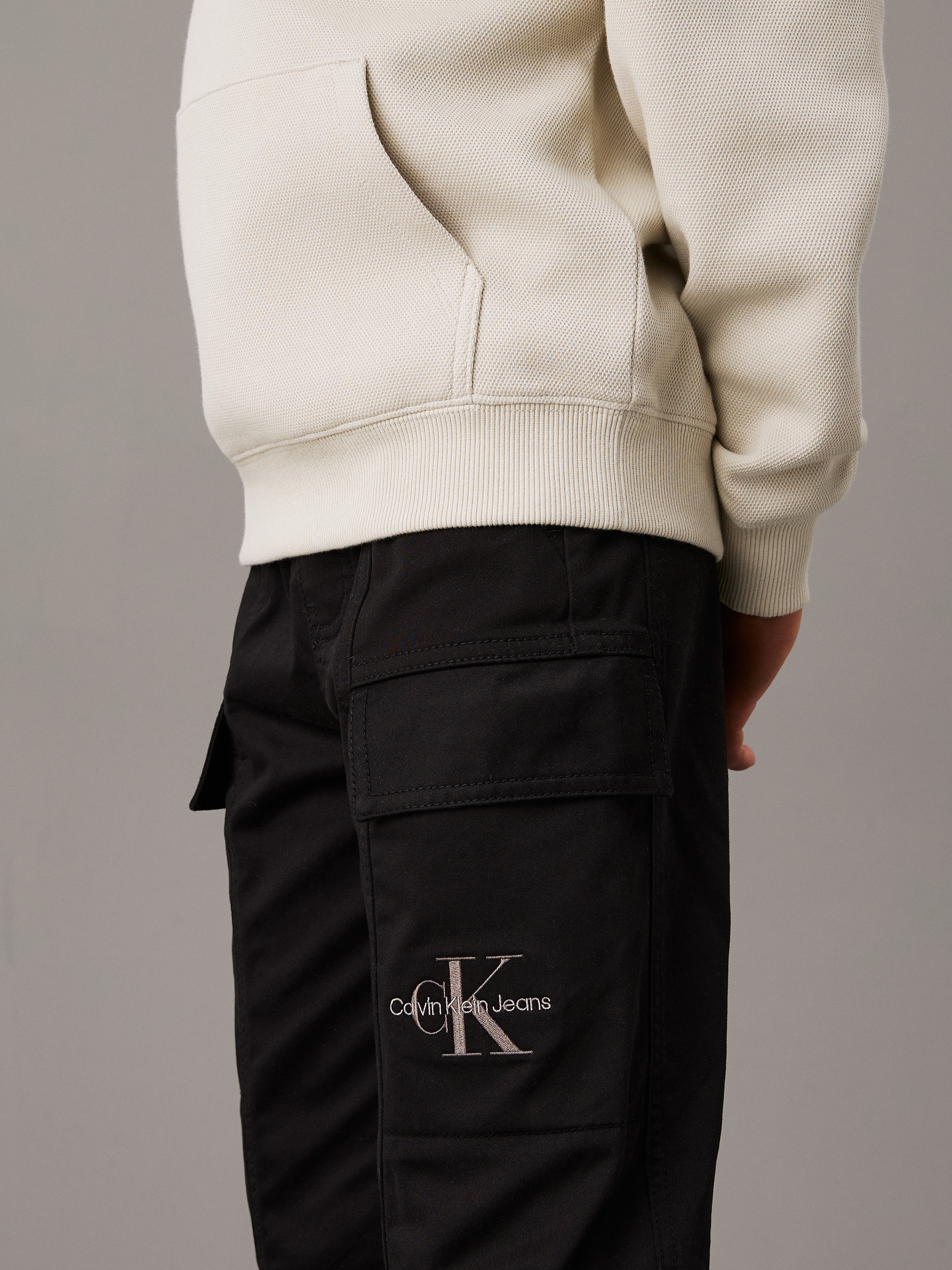 Calvin Klein Jeans Sweathose »ESSENTIAL WOVEN CARGO PANTS«  für Kinder bis 16 Jahre mit Logo-Print