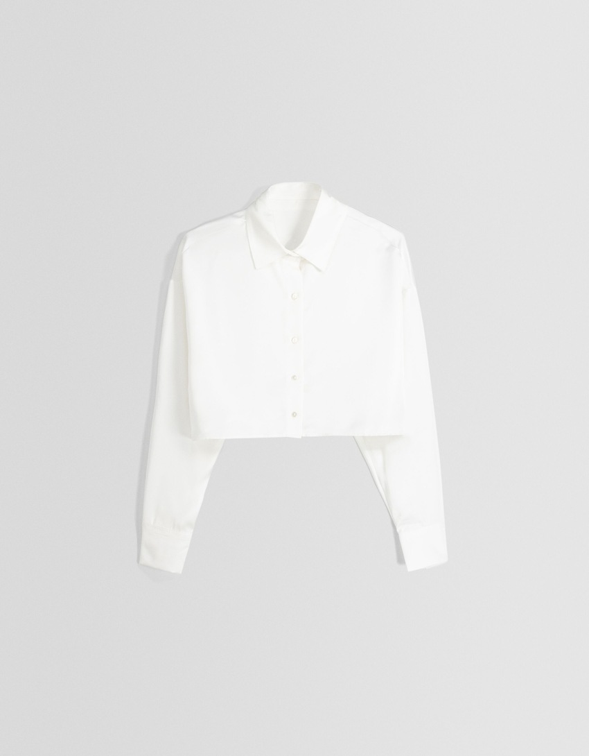 Camisa cropped de cetim com mangas compridas