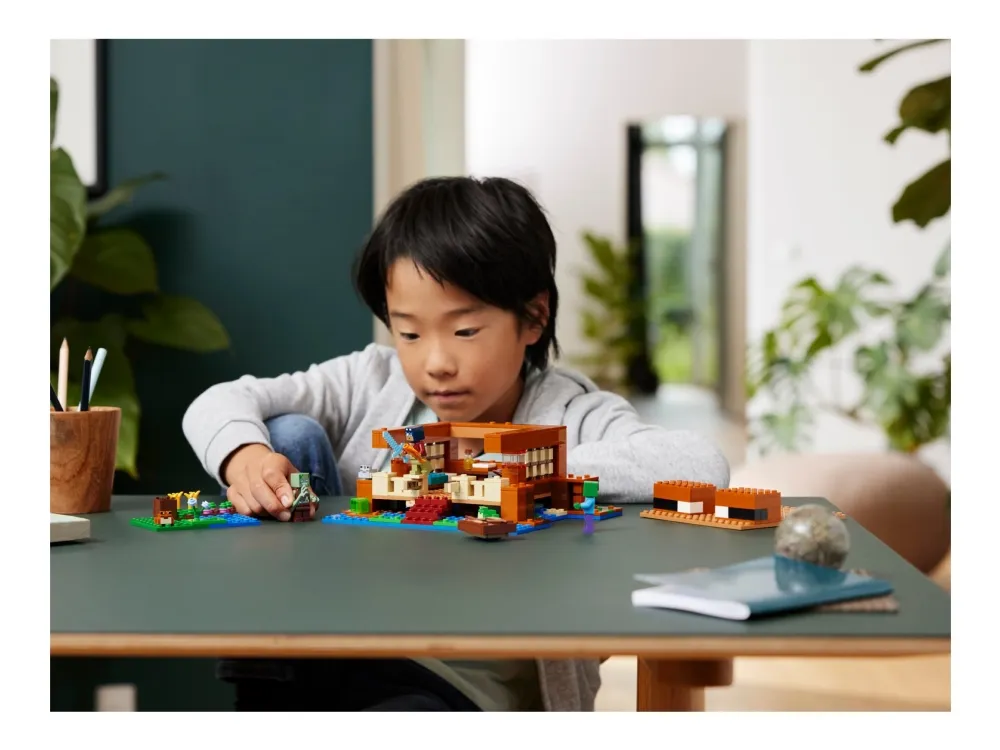 LEGO Minecraft 21256 Frøhuset