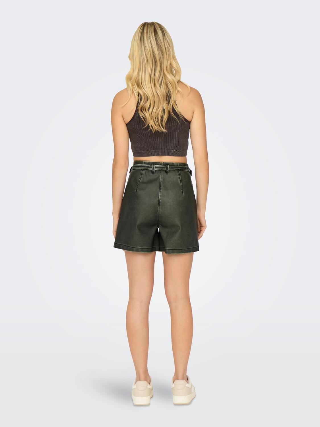 ONLHALLIHEIDI Normal geschnitten Kunstledershorts Deep Depths