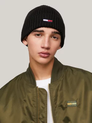 Gorro de malha canelada com estampa de bandeira
