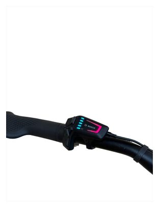 Produit reconditionné . Cube Touring Hybrid One 625 SHIMANO ALIVIO 2024 . Vélo électrique . Cube . très bon état