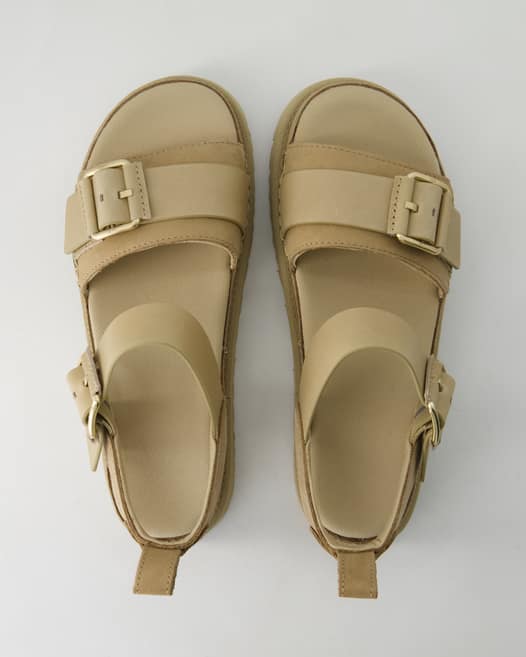 UGG W Goldenstar Villa Sandalen in Beige