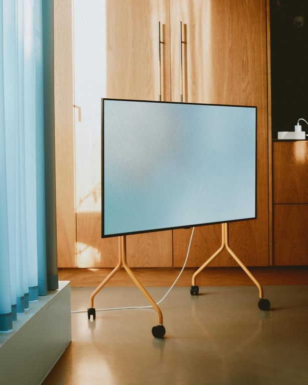 Pedestal Moon Rollin' tv-standaard Chrome