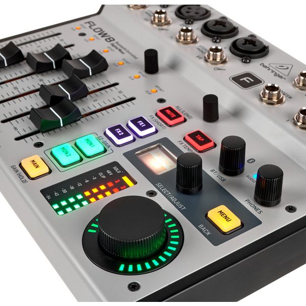 Behringer Flow 8 HP Bundle