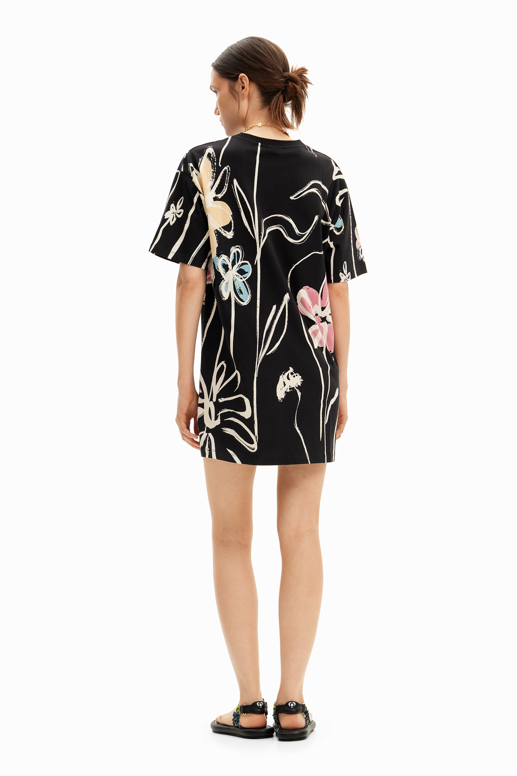 Vestido curto flores ilustradas