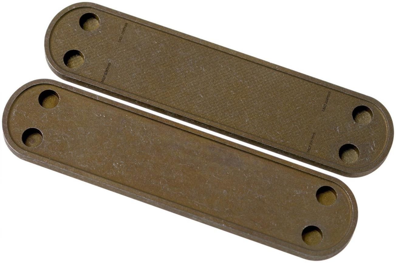 Daily Customs 58.2 Golfball Pattern, Rusty Titanium P10009497 Victorinox greepschalen