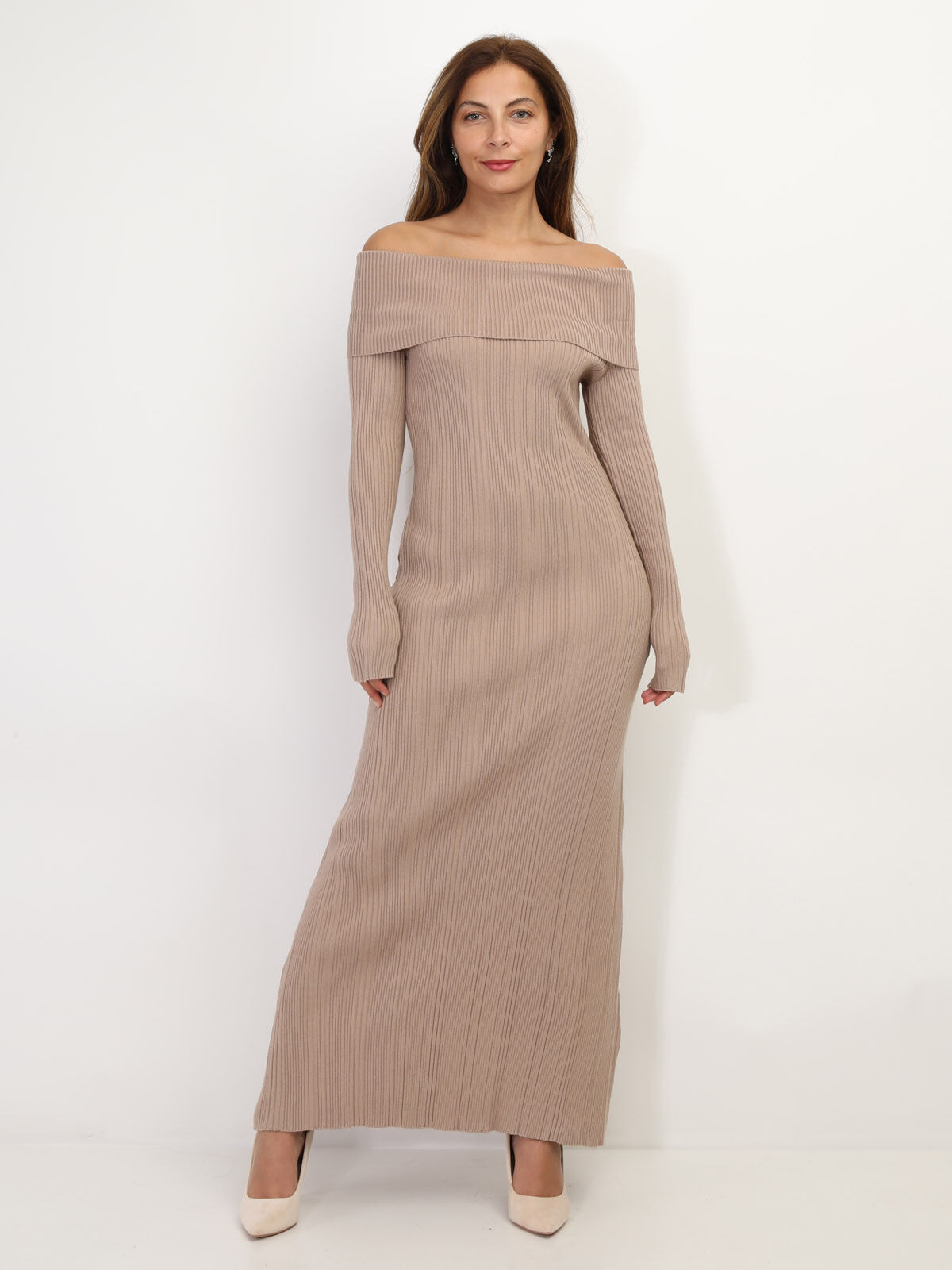 Robe longue en maille à col bardot- Taupe