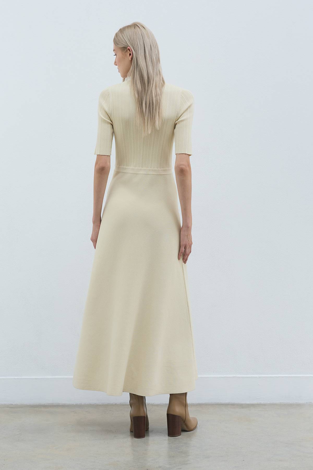 KarenMillen Robe Maxi Côtelée Petite Avec Détails Militaires