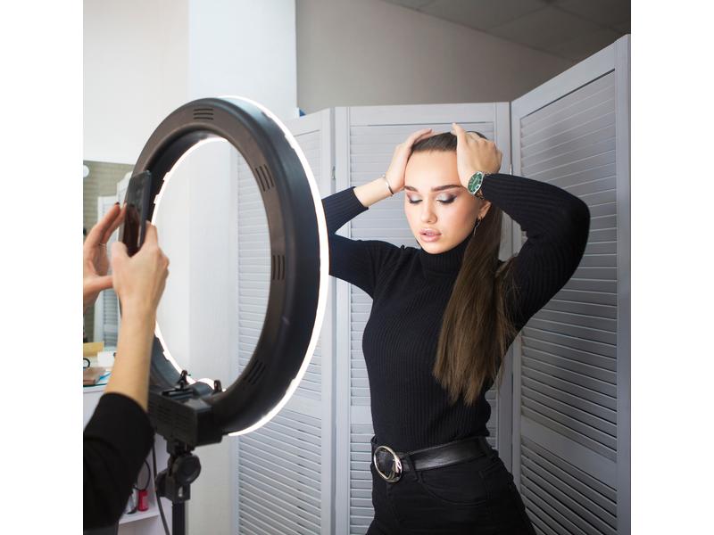 Rio Dimmbares LED Ring Light Make-up & Vlogging RL18 Ø 45 c LED-Ringlicht für Make-up, Vlogging oder Fotografie