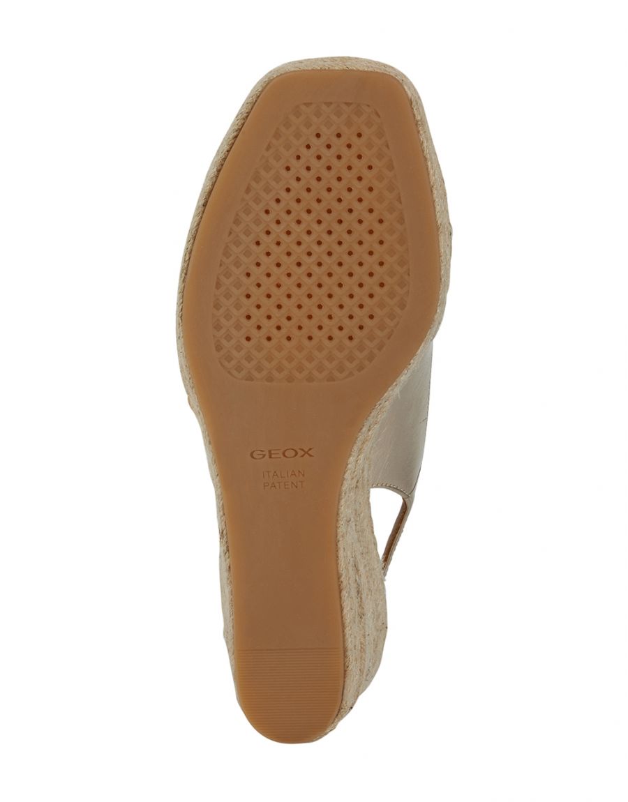 Sandales cuir doré