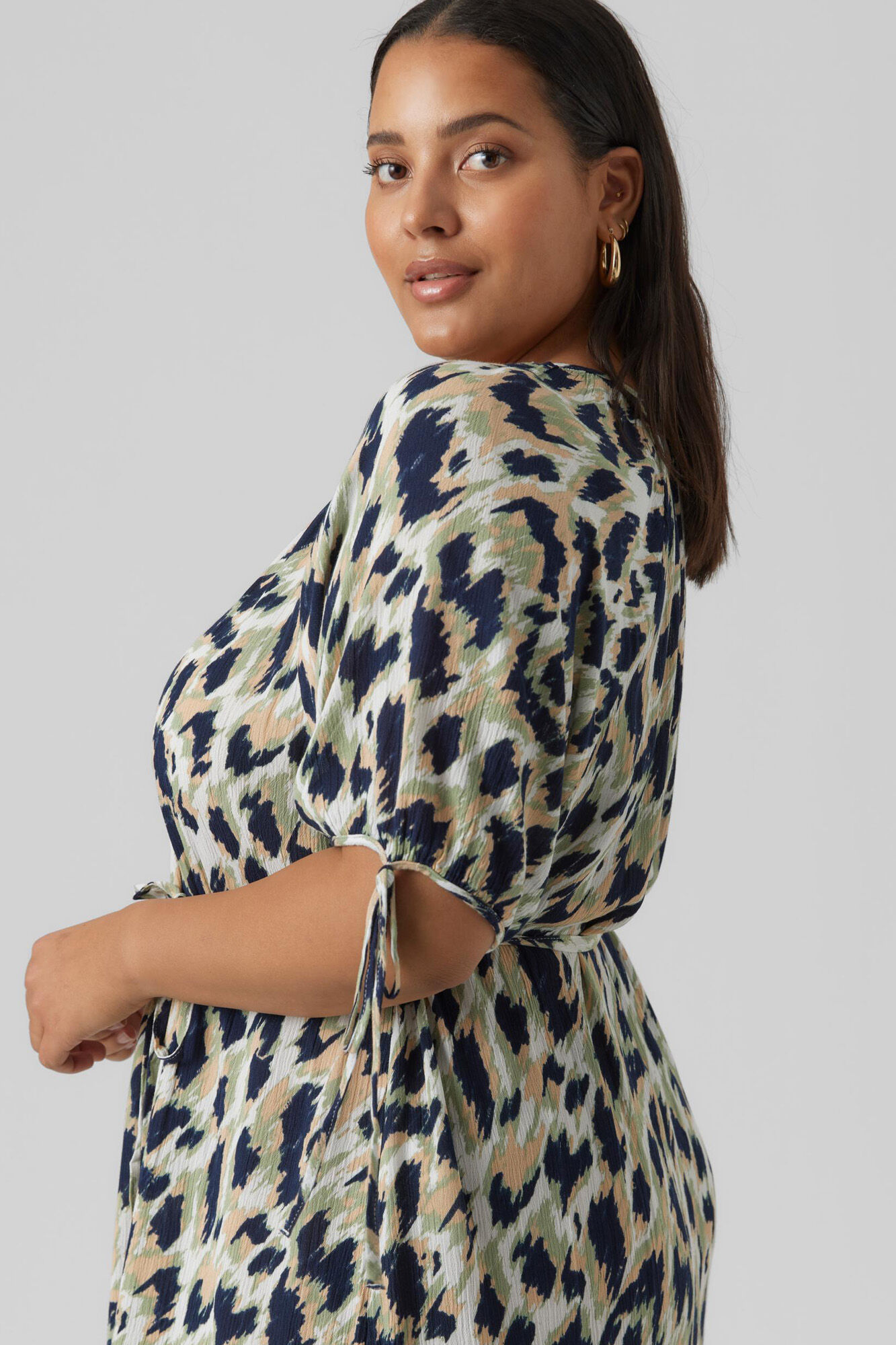 Vestido midi plus size - Azul marinho