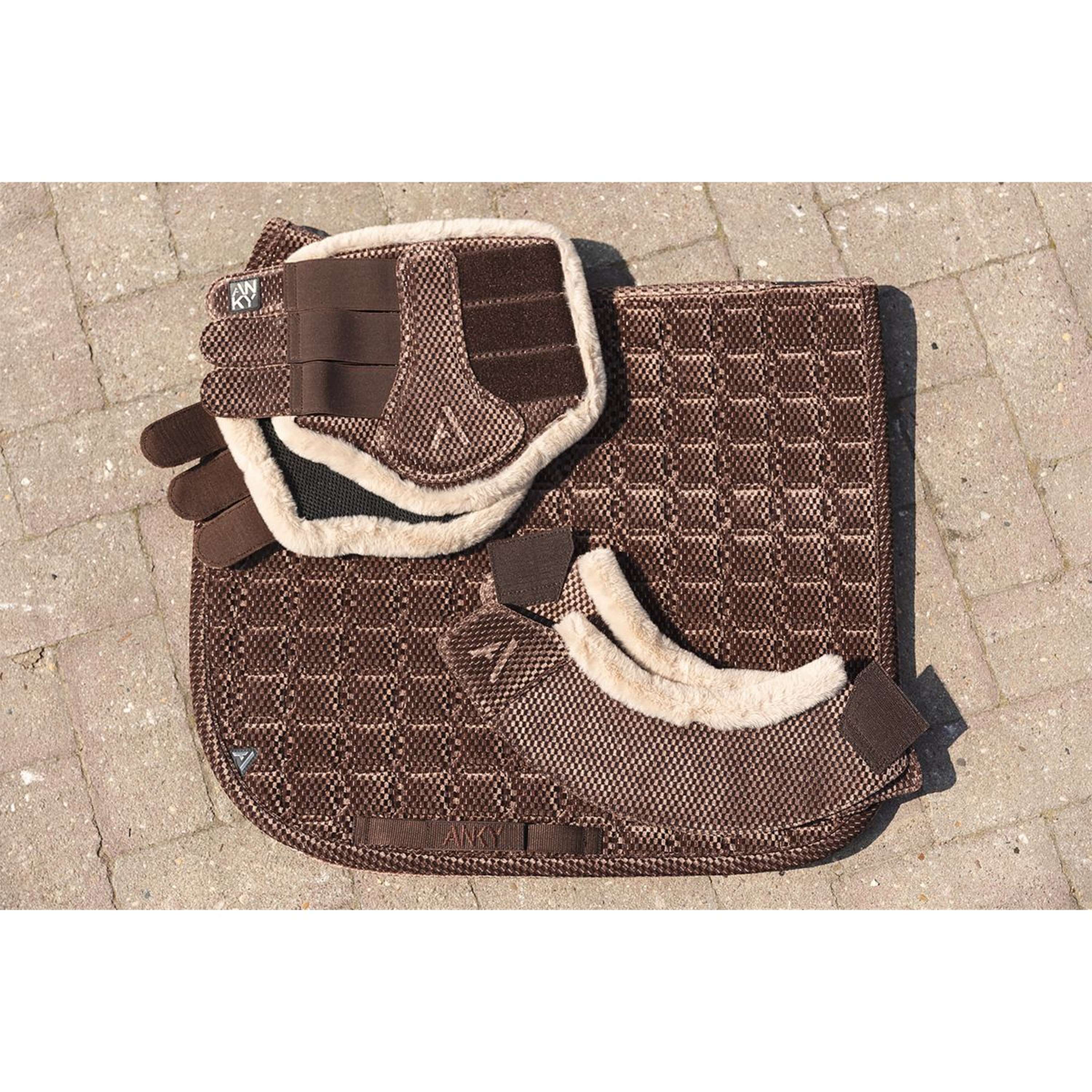 ANKY Zadeldekje Check Velvet XB25003 Dressuur Deep Taupe