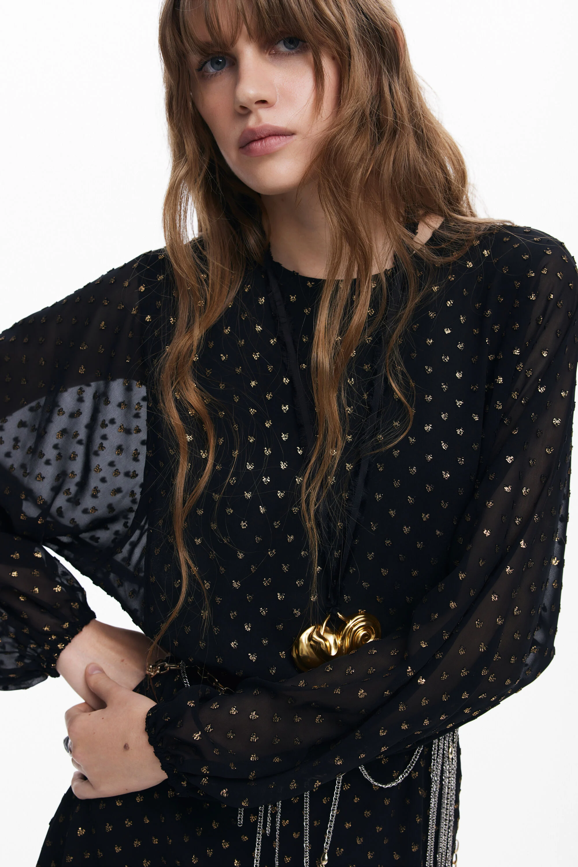 vestido curto de bolinhas