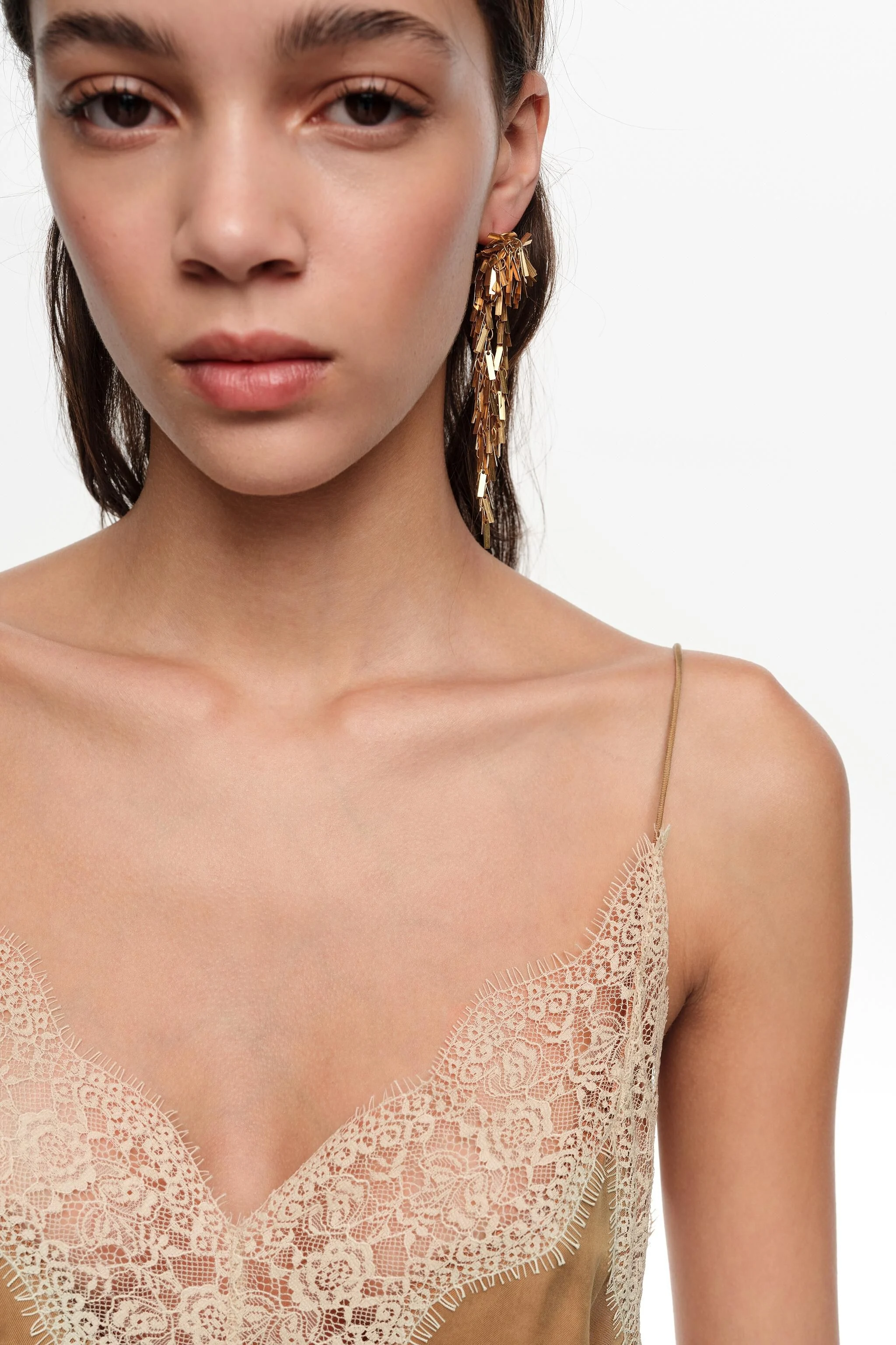 blusa de alcinha de renda cor caramelo