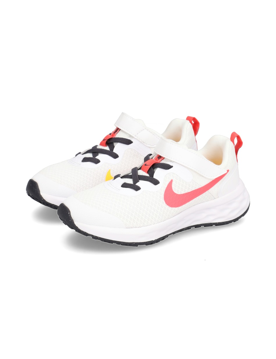 Nike Revolution 6