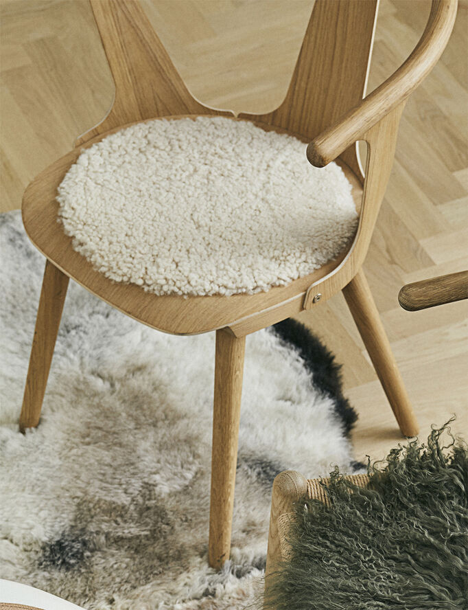 NATURES Collection Seat Cover, Short-Wool Curly New Zealand Sheepskin, Round Ø34 cm Moon