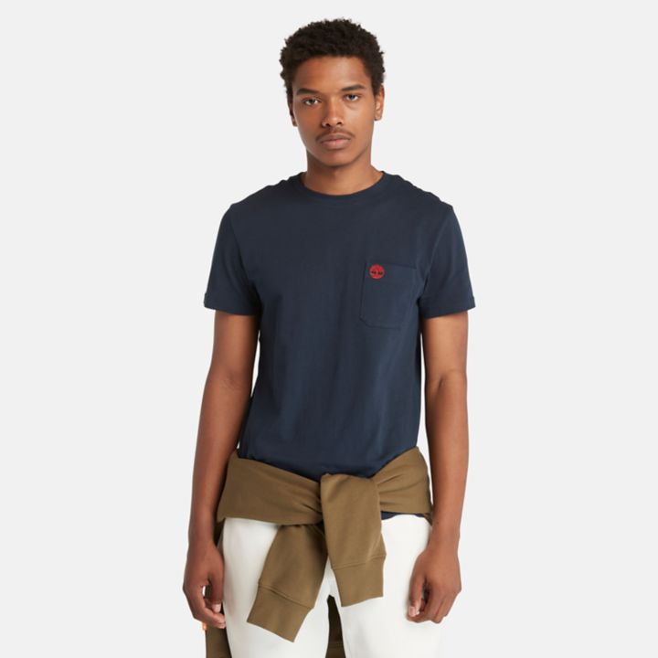 Camiseta masculina Dunstan River Pocket na cor azul marinho.