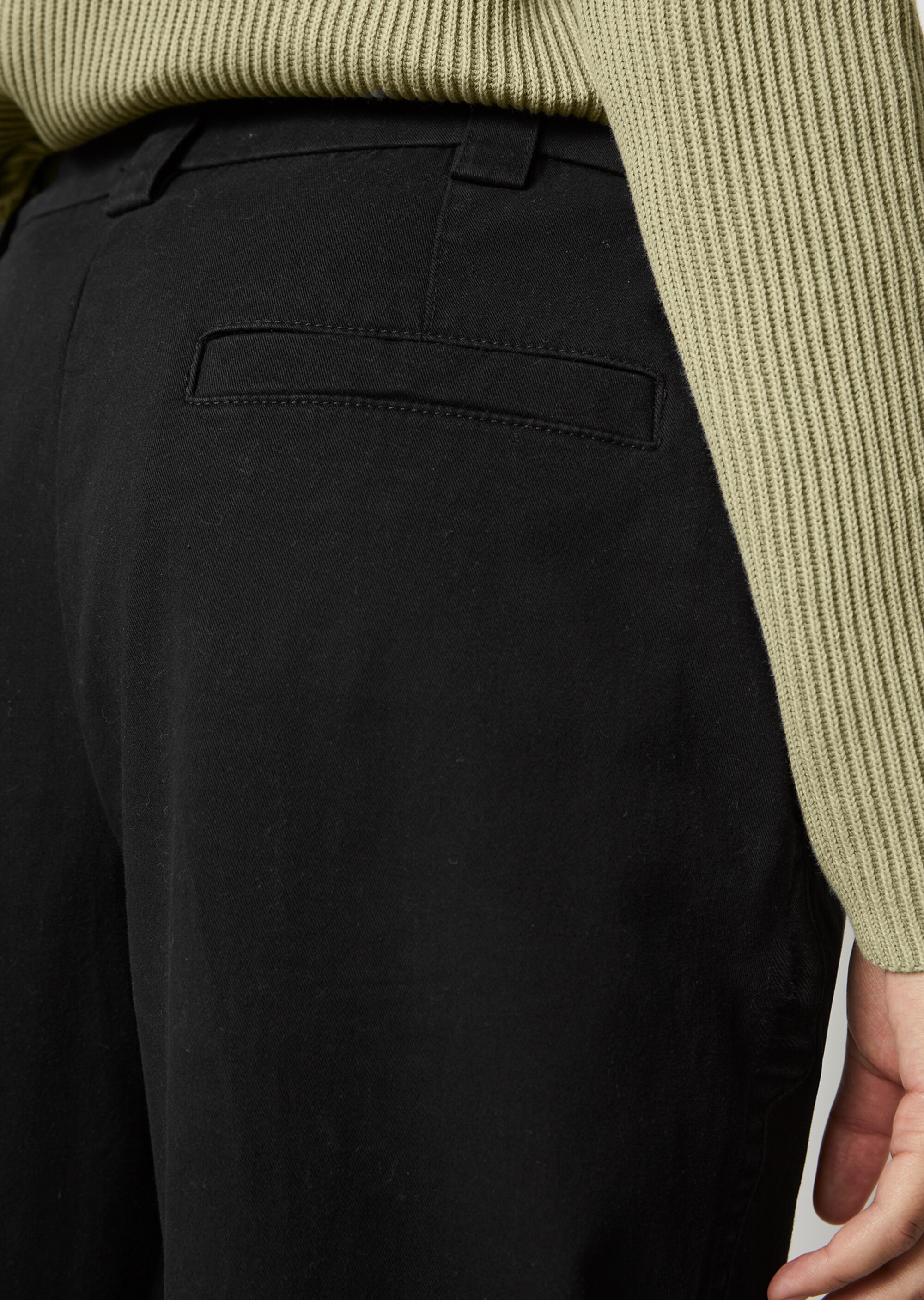 Chino Modell KALNI tapered aus Bio-Baumwoll-Stretch
