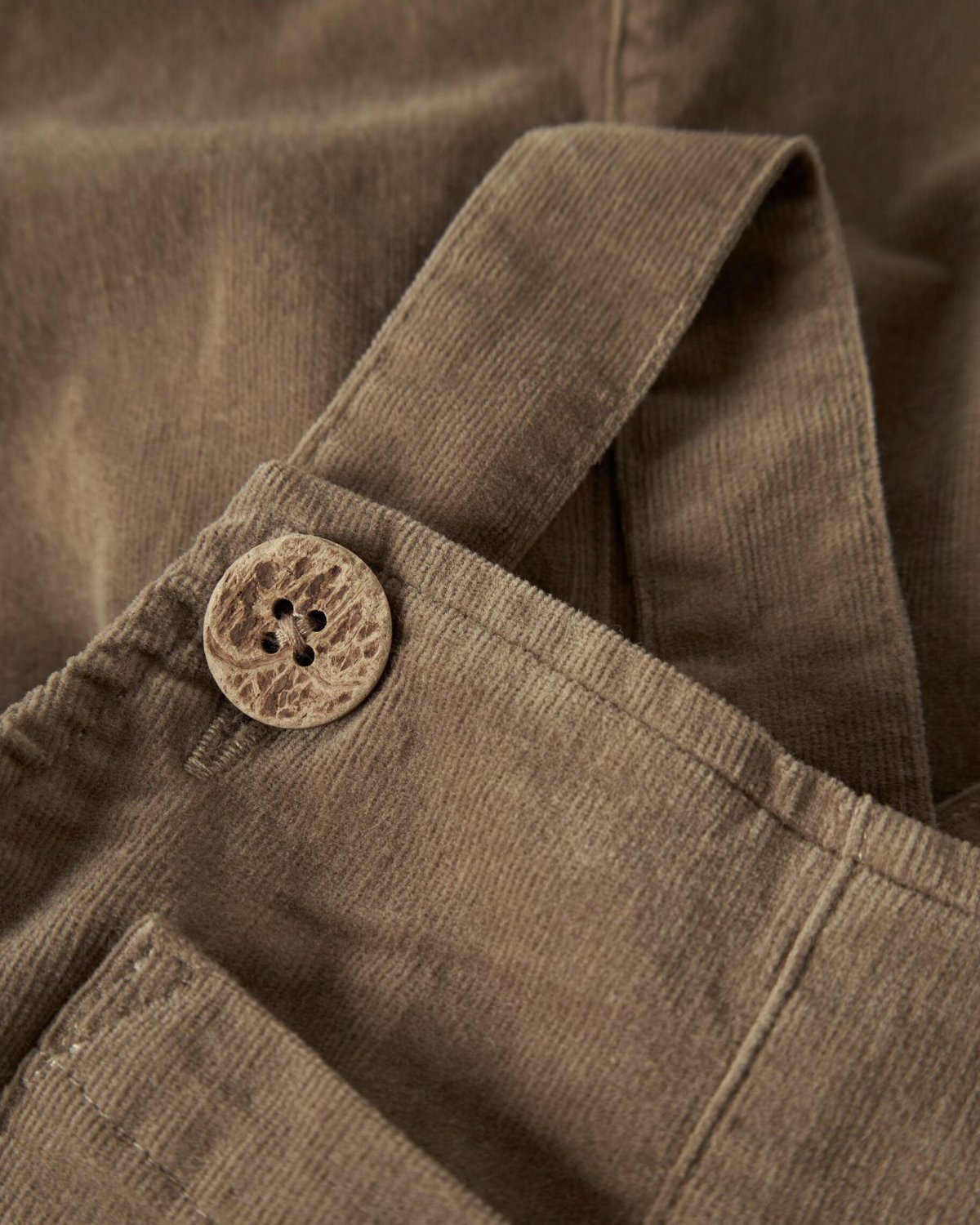 Snekkerbukse Baby – Øko Cordfløyel | SOMBA LOOSE CORD OVERALL LIL