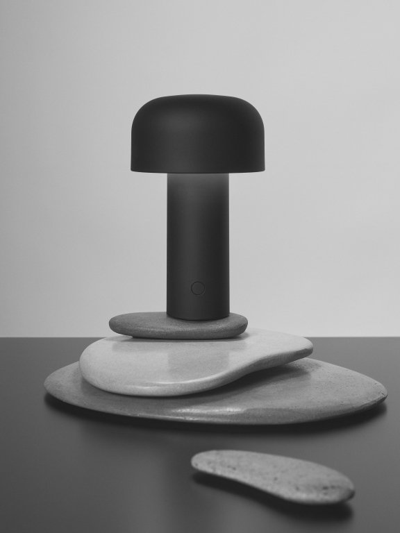 Flos Bellhop tafellamp LED oplaadbaar baksteenrood