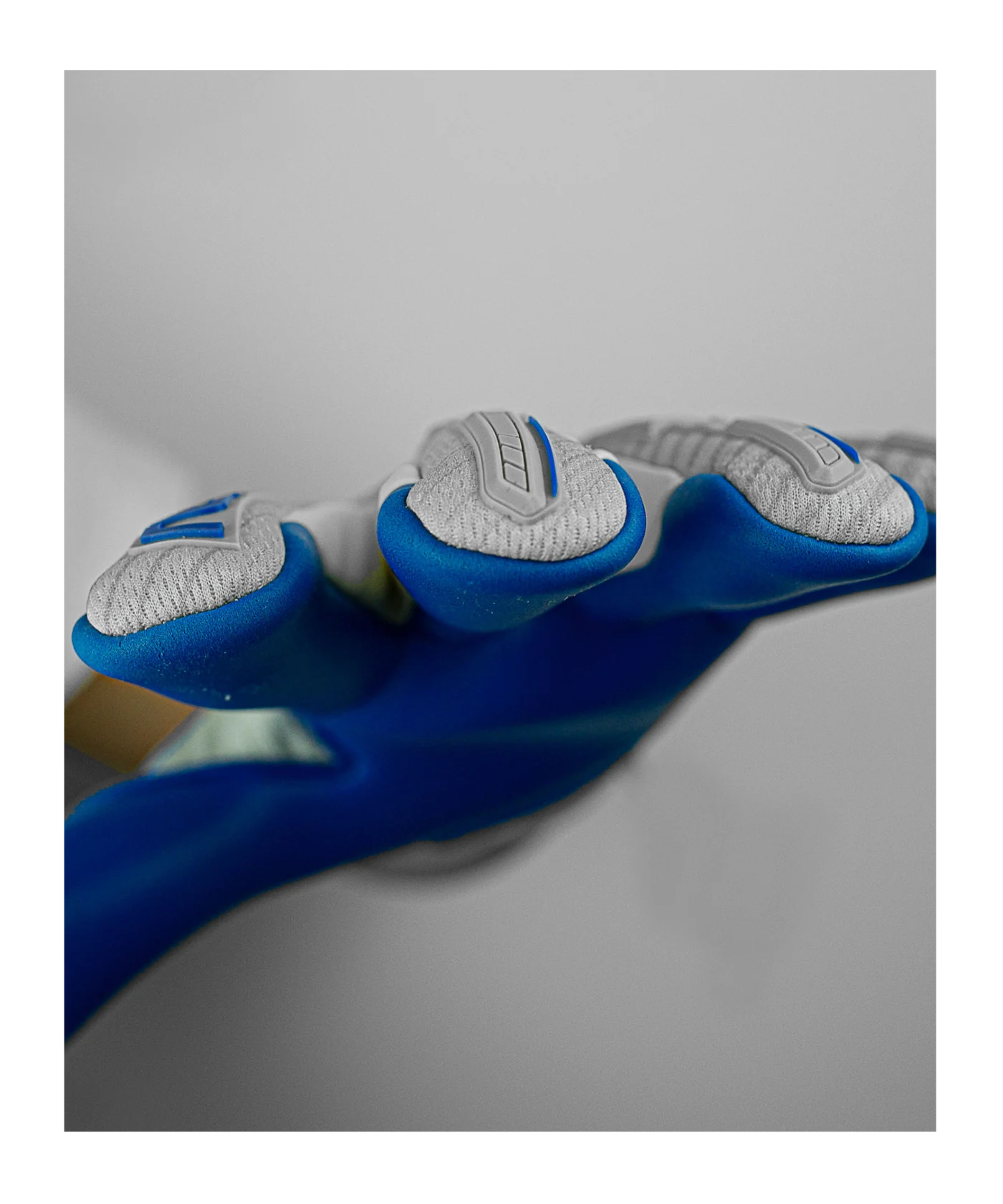 Reusch Attrakt Freegel Gold Torwarthandschuhe Grau Gelb Blau F6006