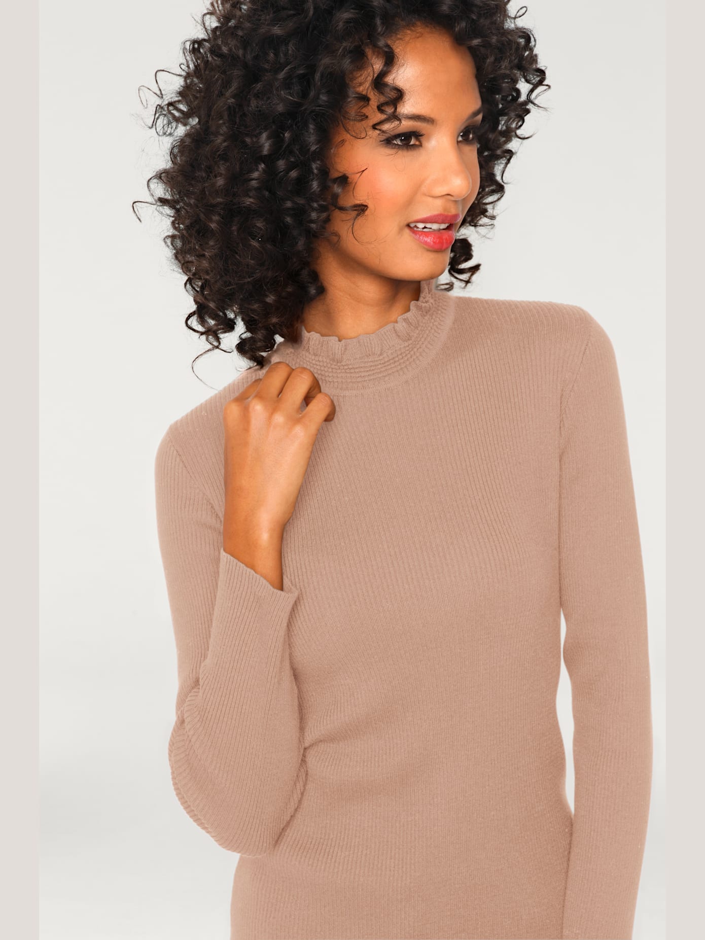 Pull col montant look tendance