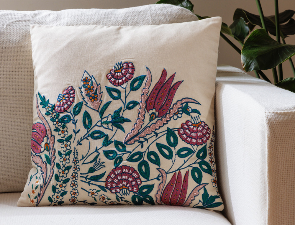 Coussin brodé en bas-Poésie provençale