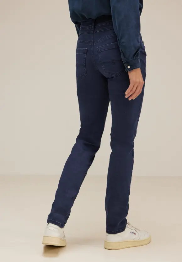 Free to move Jeans - deep indigo wash