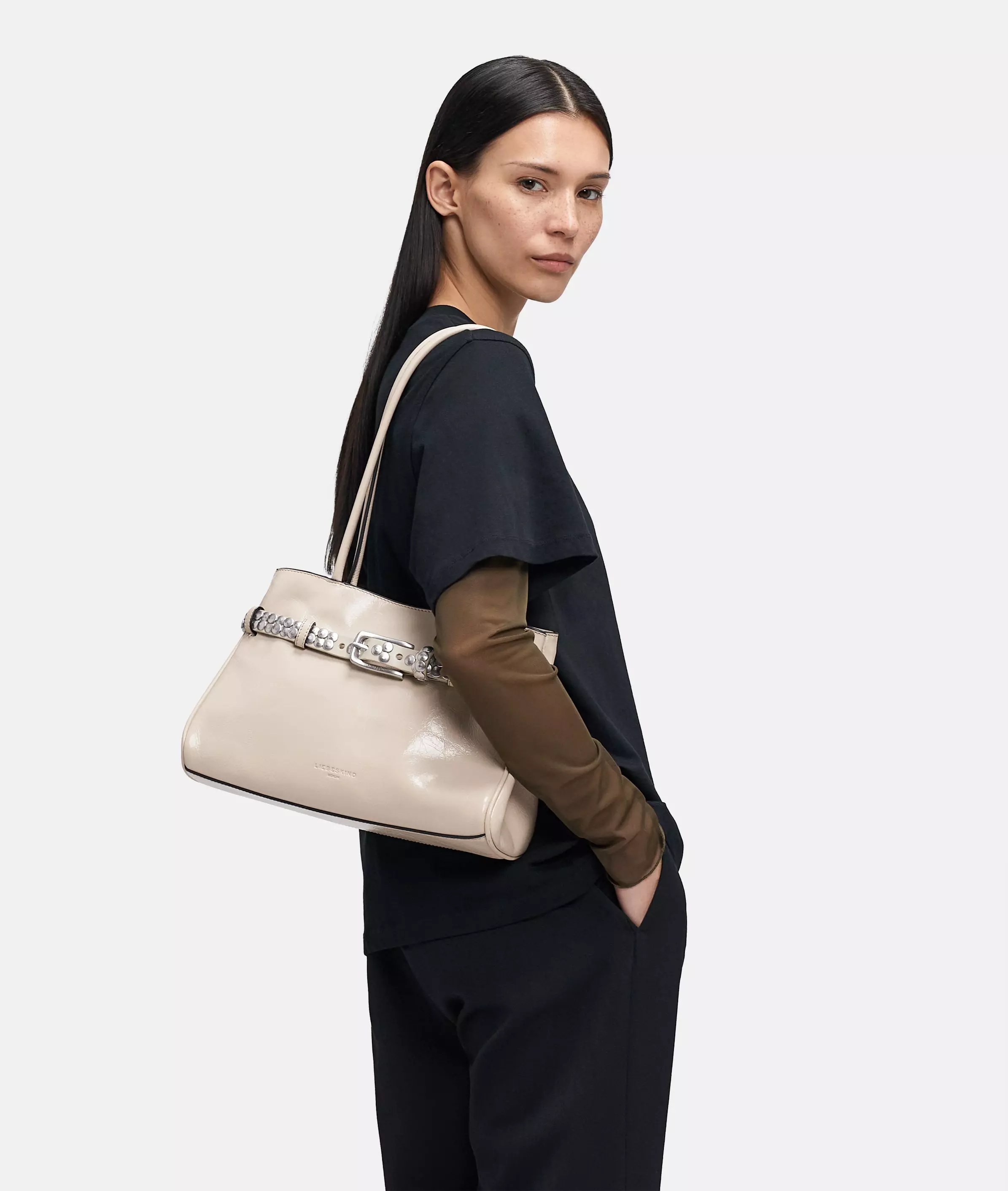 Nori Satchel M Spacious cowhide leather shoulder bag